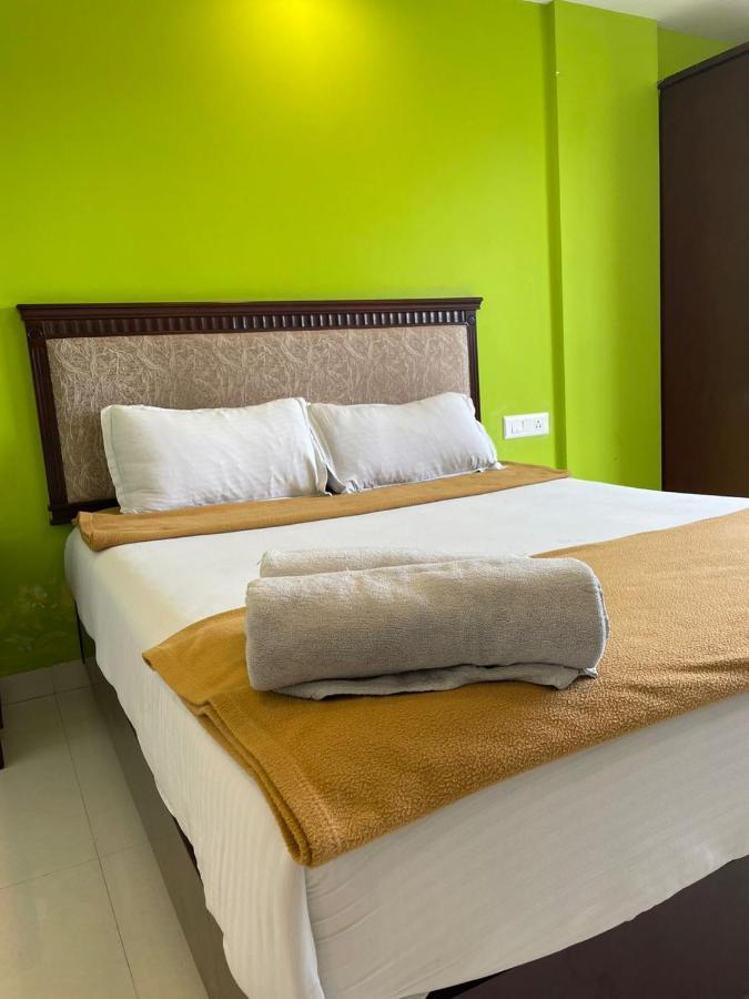 Temple Plaza Kochi Hotel Chottanikara ภายนอก รูปภาพ
