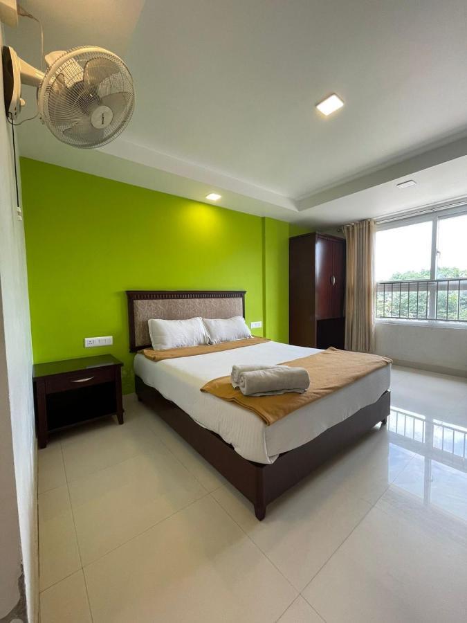Temple Plaza Kochi Hotel Chottanikara ภายนอก รูปภาพ