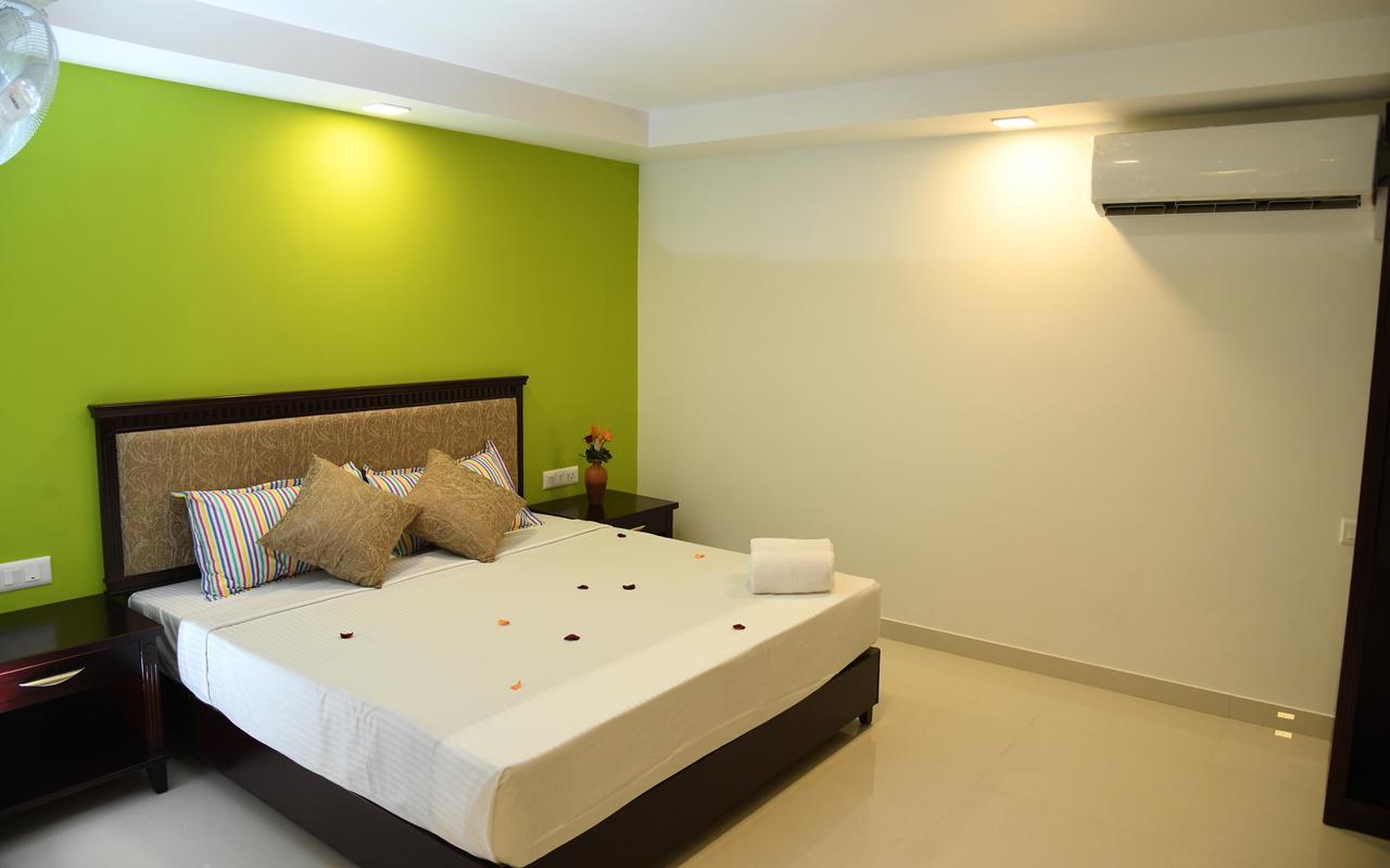 Temple Plaza Kochi Hotel Chottanikara ภายนอก รูปภาพ