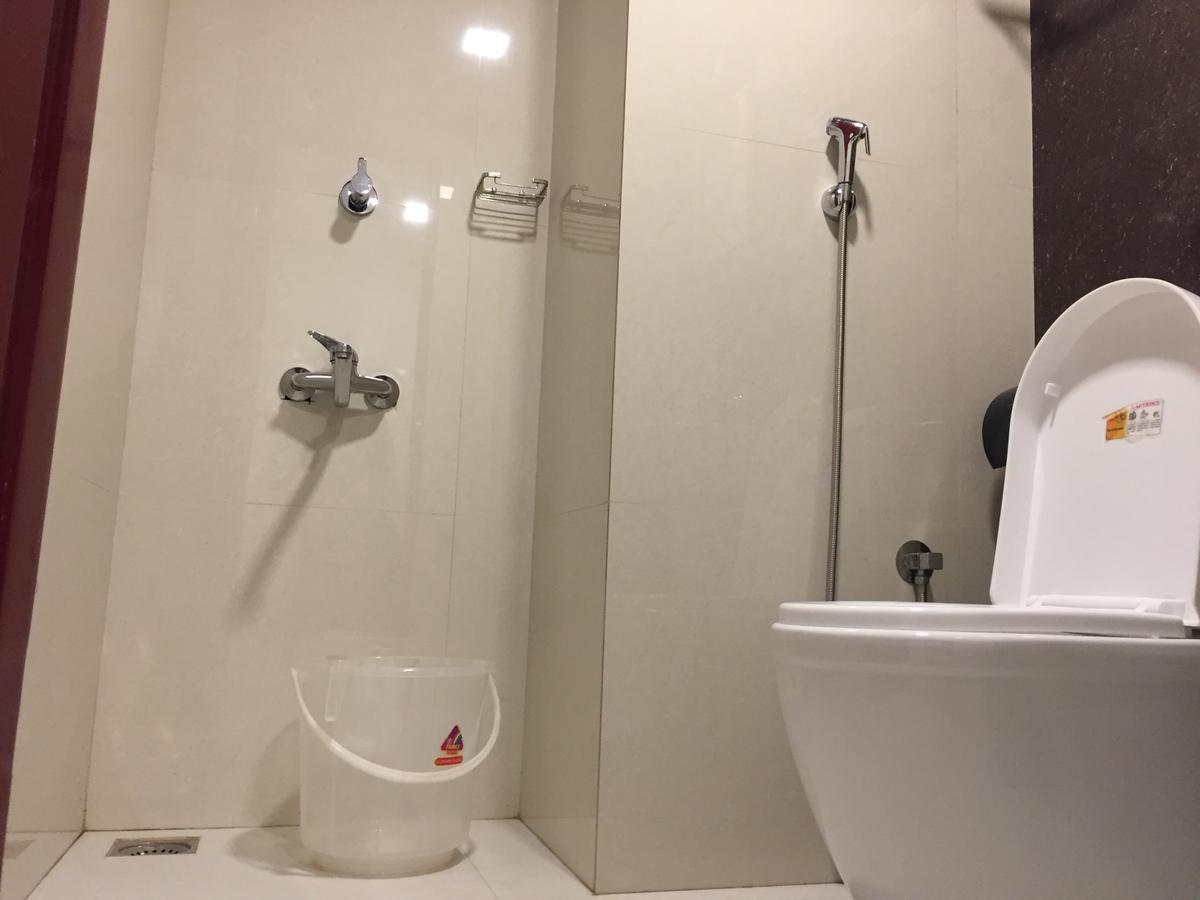 Temple Plaza Kochi Hotel Chottanikara ภายนอก รูปภาพ