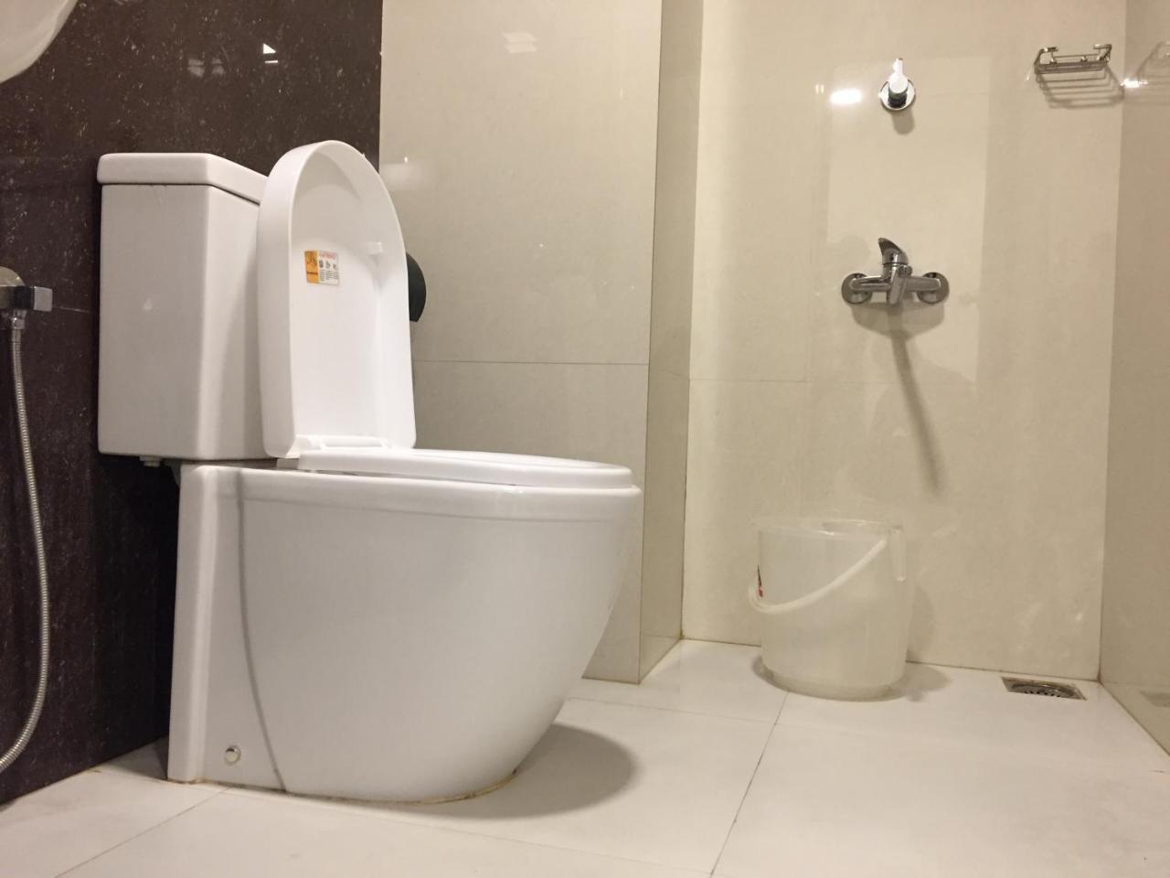 Temple Plaza Kochi Hotel Chottanikara ภายนอก รูปภาพ