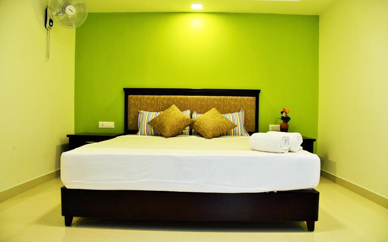 Temple Plaza Kochi Hotel Chottanikara ภายนอก รูปภาพ