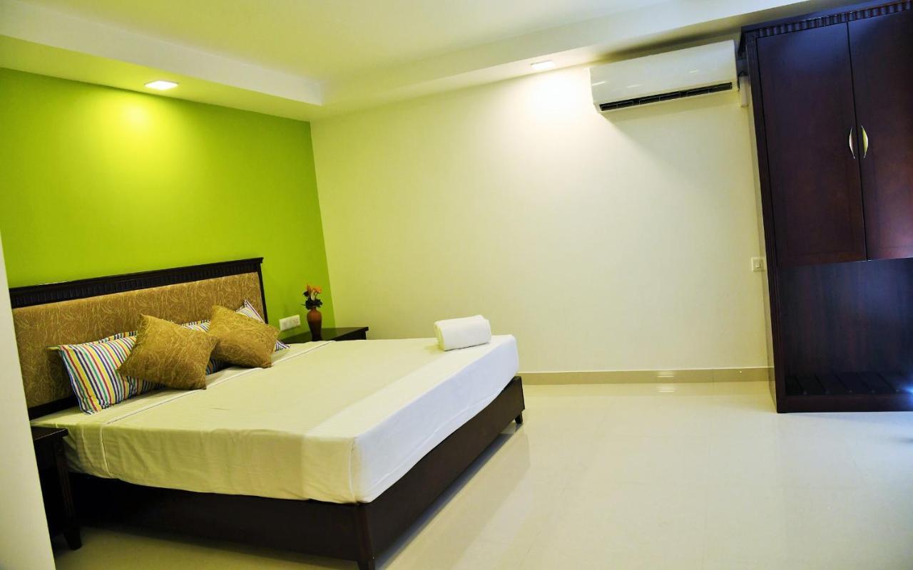 Temple Plaza Kochi Hotel Chottanikara ภายนอก รูปภาพ