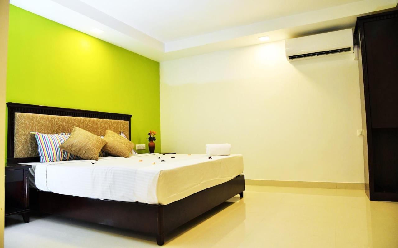 Temple Plaza Kochi Hotel Chottanikara ภายนอก รูปภาพ